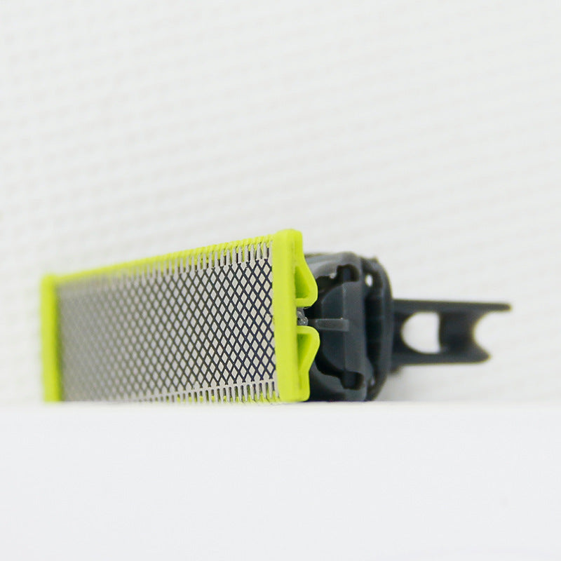 Shaver replacement head demonstrating its full body washable design for easy cleaning.