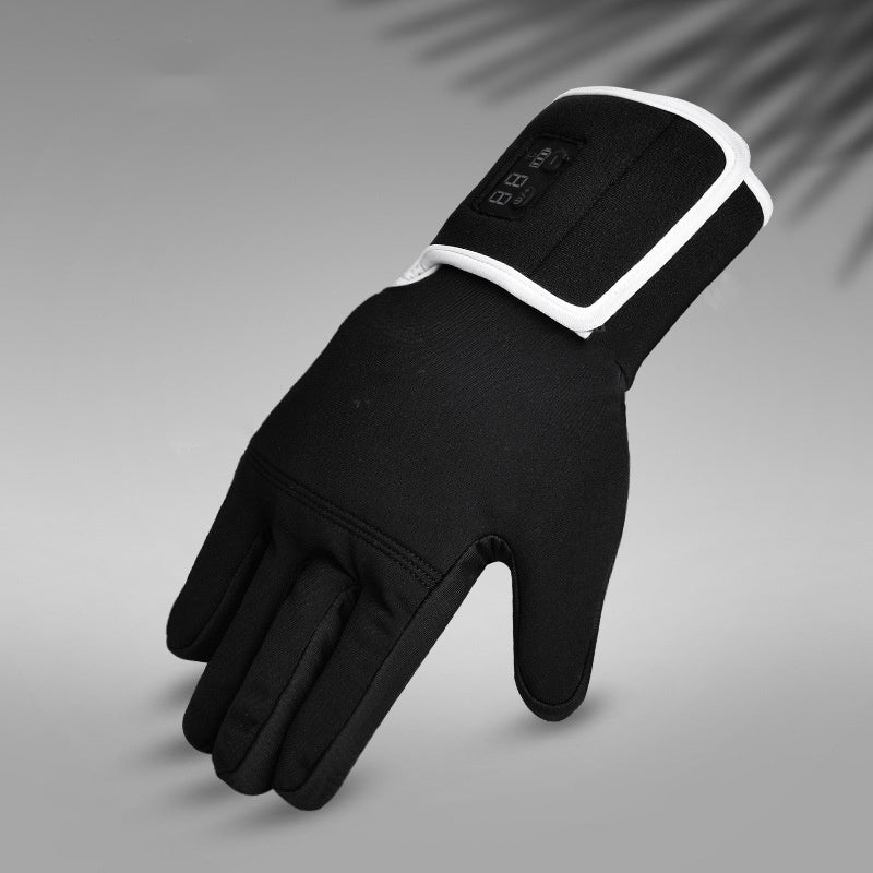 Heated gloves powered by a 7.4V 2200mAh battery, delivering up to 7 hours of consistent warmth.