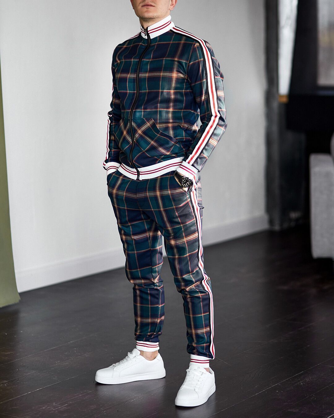 Stylish men's wine red striped suit set with long sleeves