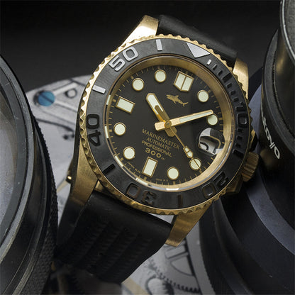 HMCR21 water ghost diving watch paired with casual wear for a versatile style.