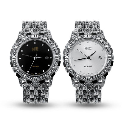 41 mm case of the luxury quartz watch with precise hands and durable plexiglass.